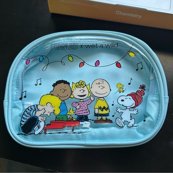 wet n wild Other - NWOT - Peanuts Wet and Wild Pouch